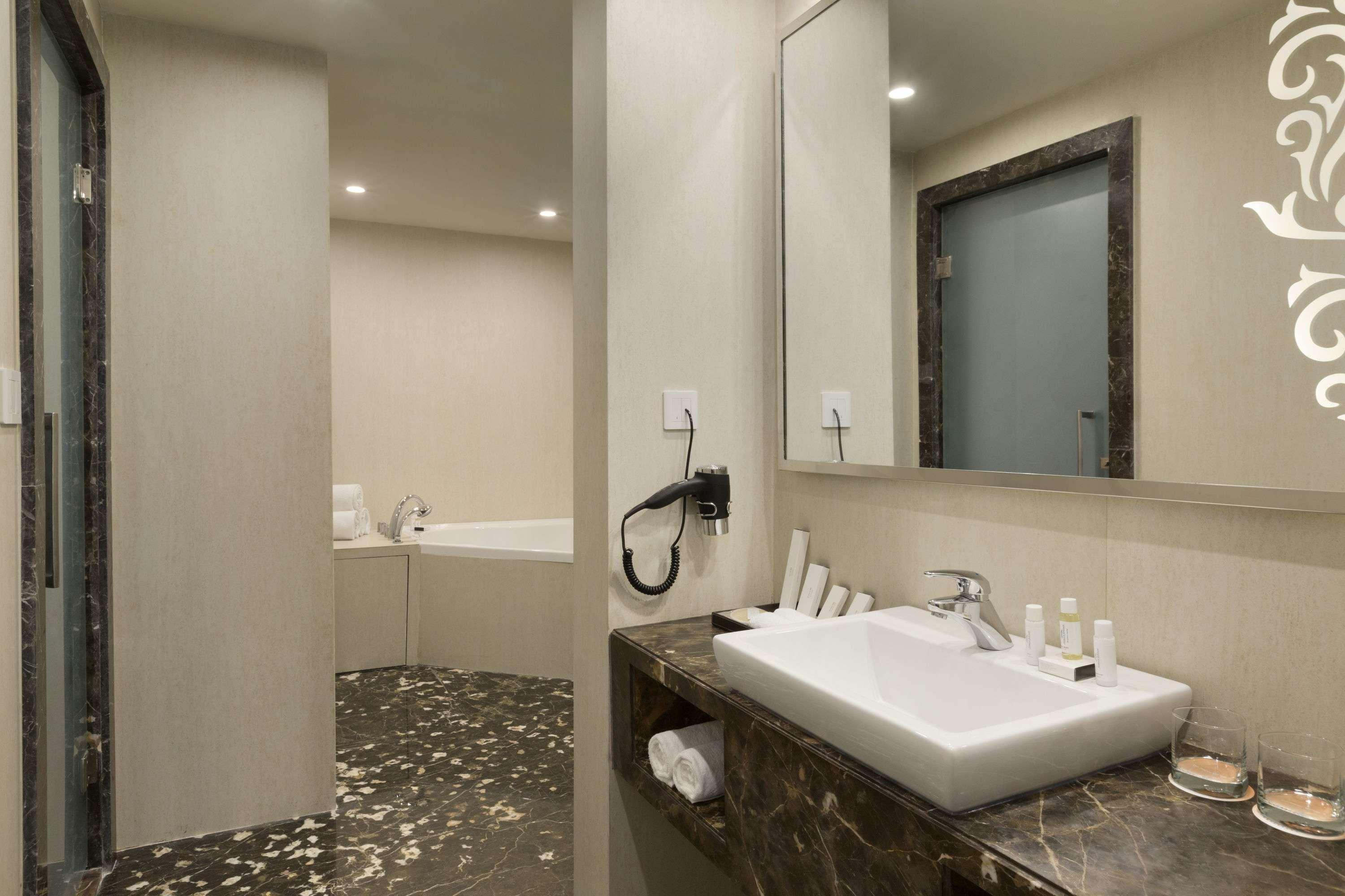 Howard Johnson By Wyndham, Hebbal, Bengaluru Εξωτερικό φωτογραφία